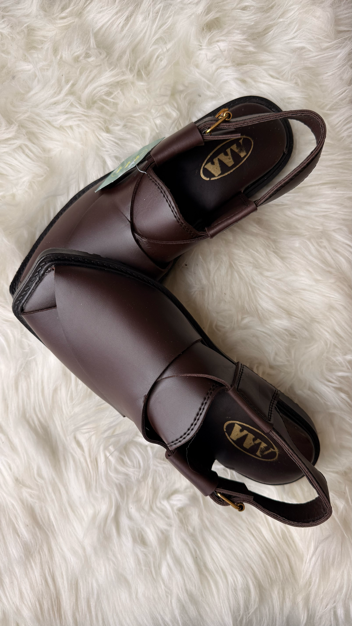 Saddle Brown Heritage